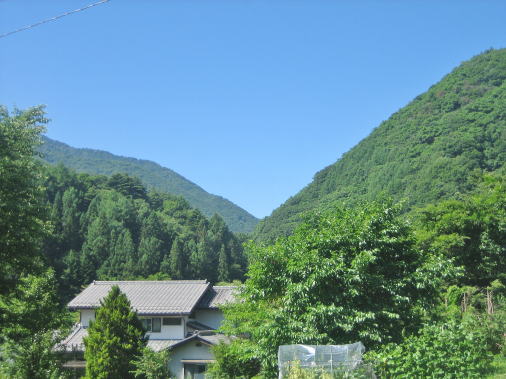 贄川付近の木曾谷