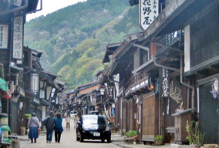 春の下町